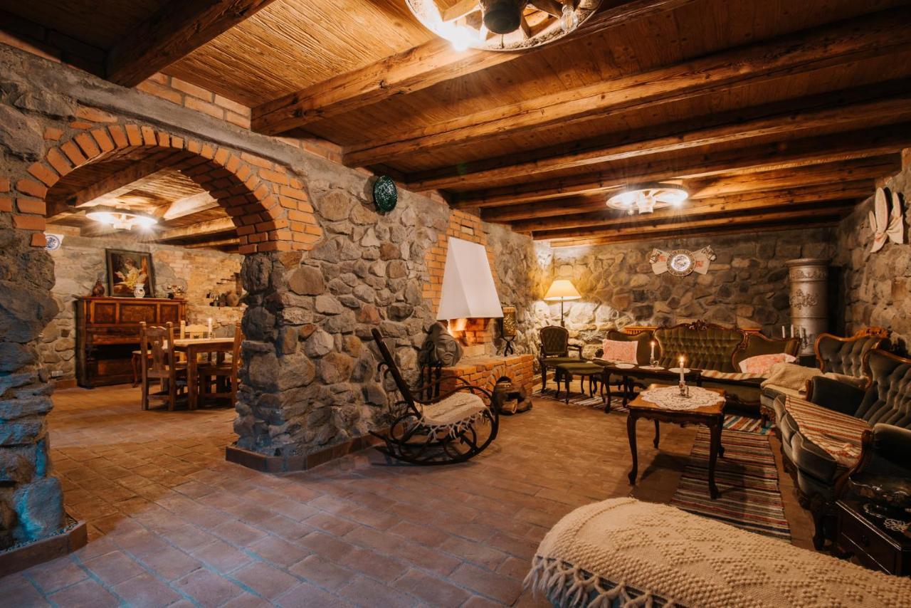 Molnos Kuria Pension Corund  Exterior photo